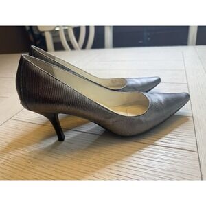 Calvin Klein Dolly Gunmetal Metallic Reptile Embossed Pumps‎ W/ 2.5" Heel. Sz 8M